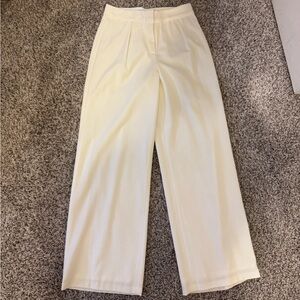 White Wide leg dress pants - size 6. Halston.